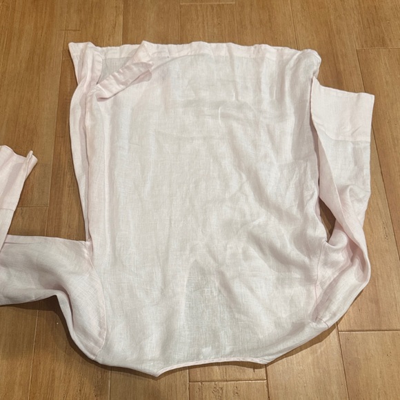 Women's Light Pink Linen V-Neck Top - Picture 3 of 3